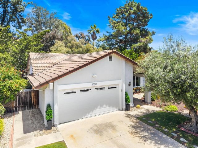 2070 Fuerte Lane, Escondido, CA 92026