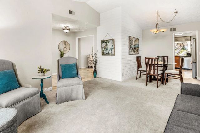 2070 Fuerte Lane, Escondido, CA 92026