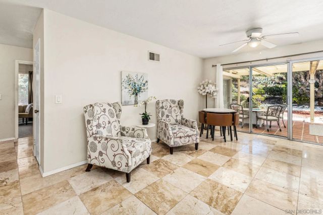 2070 Fuerte Lane, Escondido, CA 92026