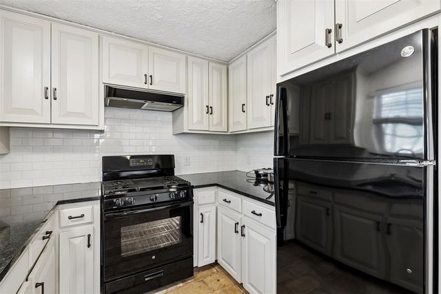 8000 N Military Avenue, Oklahoma City, OK 73114