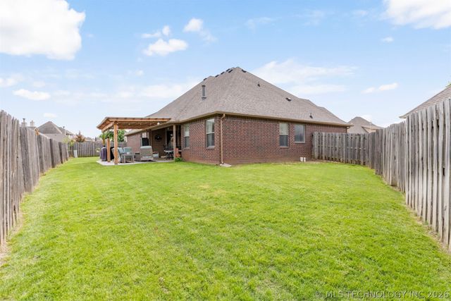 2401 S 14th Street, Broken Arrow, OK 74012