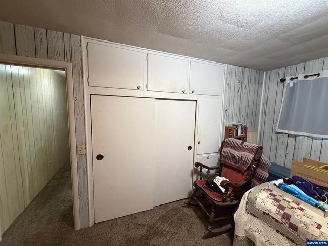 31960 Griffith Dr, Tangent, OR 97389