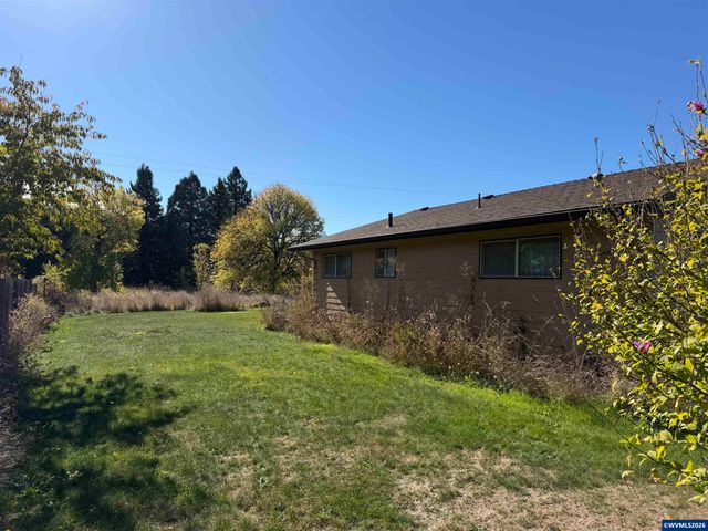 31960 Griffith Dr, Tangent, OR 97389