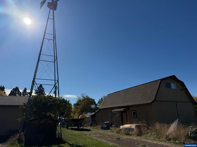 31960 Griffith Dr, Tangent, OR 97389