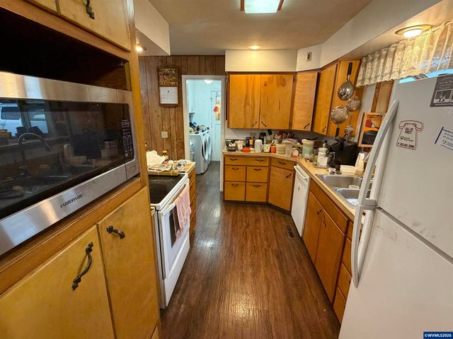 31960 Griffith Dr, Tangent, OR 97389