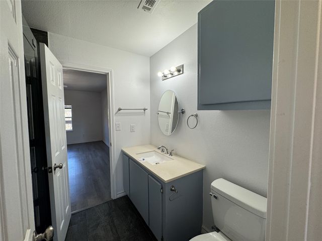 232 E Quanah Road, Mabank, TX 75156