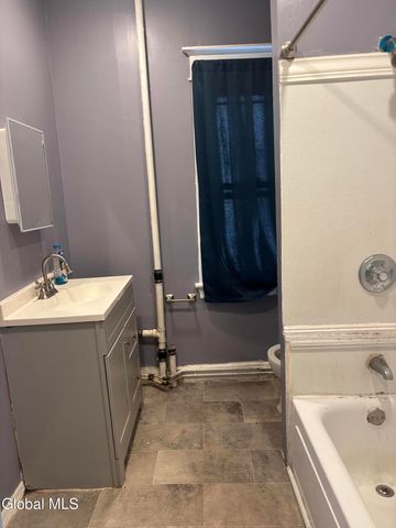 9 Pennsylvania Avenue, Albany, NY 12206