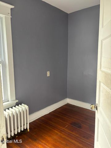 9 Pennsylvania Avenue, Albany, NY 12206