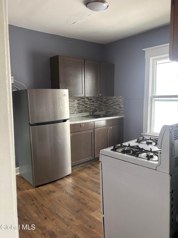 9 Pennsylvania Avenue, Albany, NY 12206