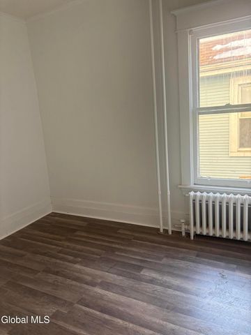 9 Pennsylvania Avenue, Albany, NY 12206