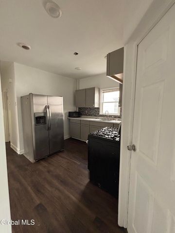 9 Pennsylvania Avenue, Albany, NY 12206