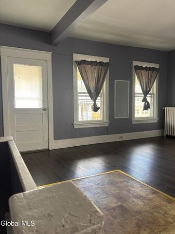 9 Pennsylvania Avenue, Albany, NY 12206