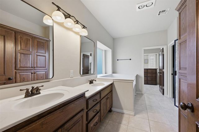 21368 Backhorn Road, Edmond, OK 73012