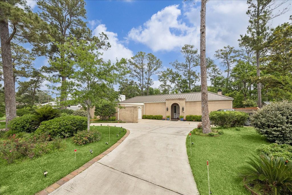 246 Gessner Road, Houston, TX 77024