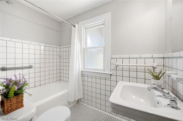 396 E 214th Street, Euclid, OH 44123