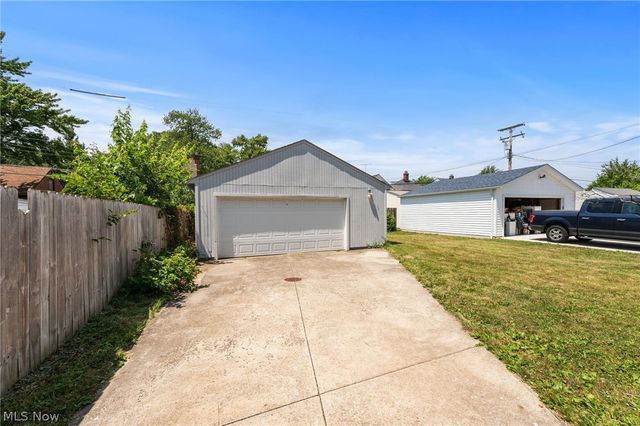396 E 214th Street, Euclid, OH 44123