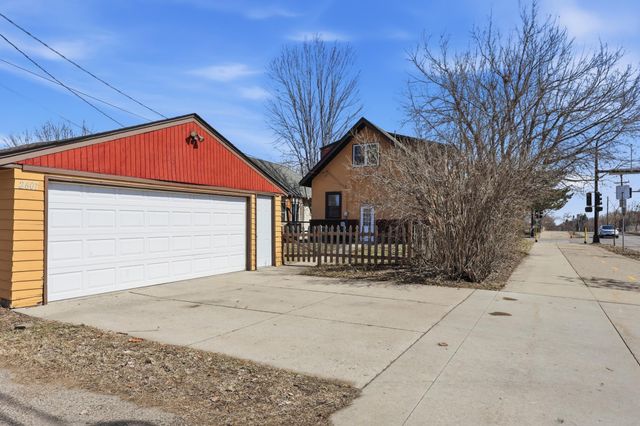 2601 Penn Avenue N, Minneapolis, MN 55411