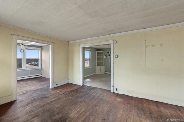 2 Willett Avenue, Sayville, NY 11782