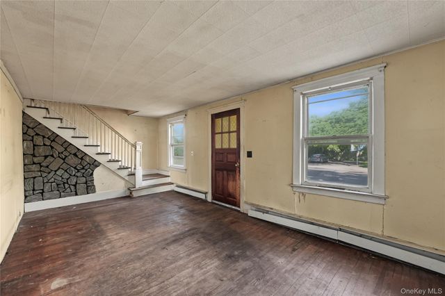 2 Willett Avenue, Sayville, NY 11782