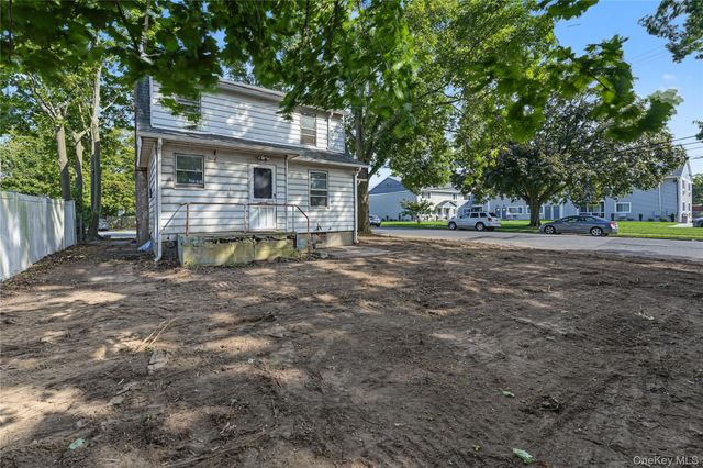 2 Willett Avenue, Sayville, NY 11782