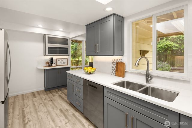 13730 SE 20th Street, Bellevue, WA 98005
