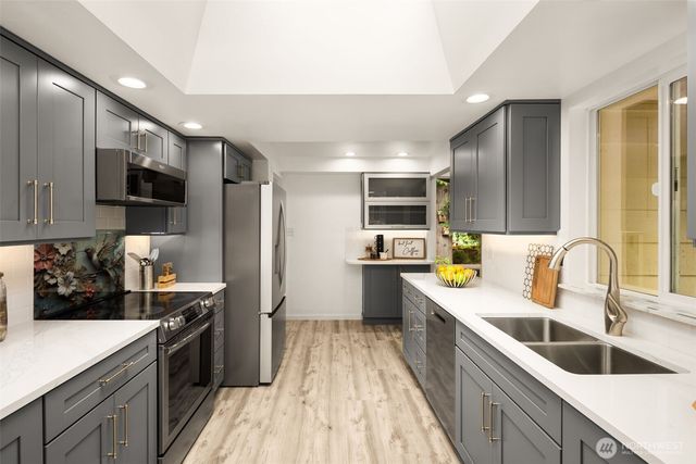 13730 SE 20th Street, Bellevue, WA 98005