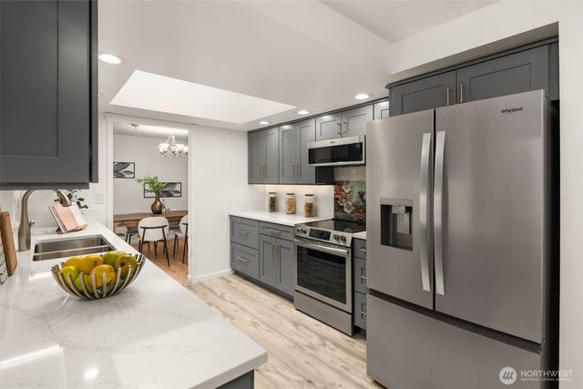 13730 SE 20th Street, Bellevue, WA 98005