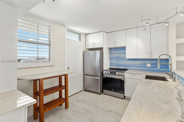 3703 NE 166th St 904, North Miami Beach, FL 33160