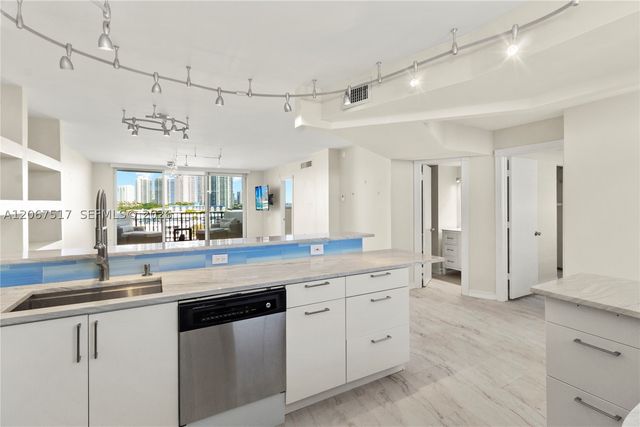 3703 NE 166th St 904, North Miami Beach, FL 33160