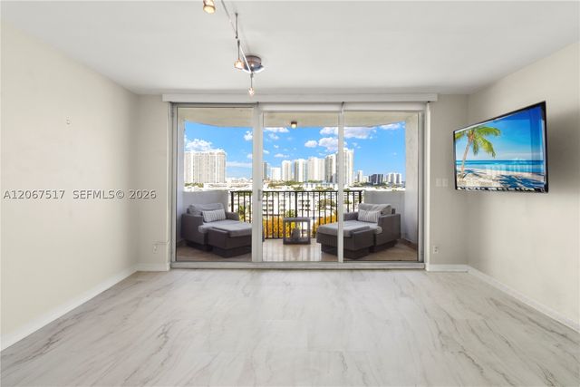 3703 NE 166th St 904, North Miami Beach, FL 33160