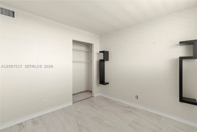 3703 NE 166th St 904, North Miami Beach, FL 33160