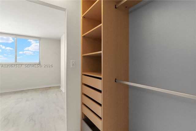 3703 NE 166th St 904, North Miami Beach, FL 33160