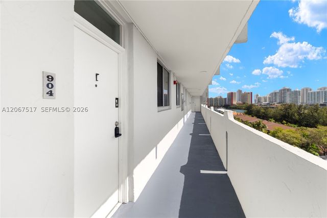 3703 NE 166th St 904, North Miami Beach, FL 33160