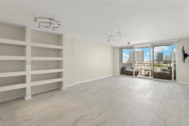 3703 NE 166th St 904, North Miami Beach, FL 33160