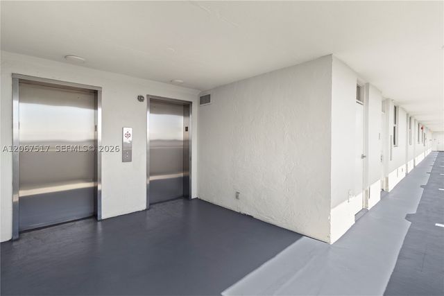3703 NE 166th St 904, North Miami Beach, FL 33160