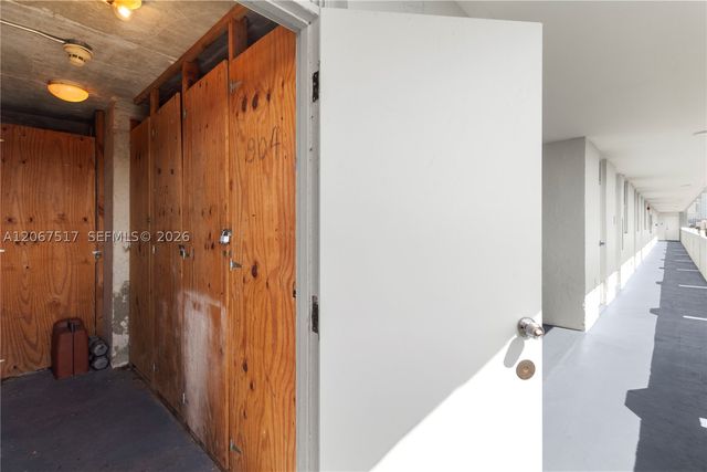 3703 NE 166th St 904, North Miami Beach, FL 33160