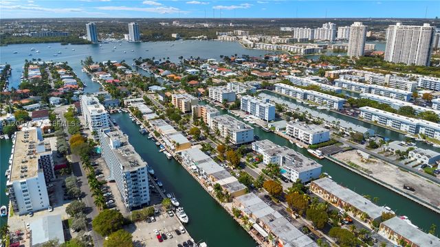 3703 NE 166th St 904, North Miami Beach, FL 33160
