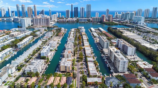 3703 NE 166th St 904, North Miami Beach, FL 33160