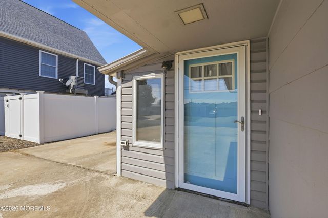 18 Lake Huron Drive, Little Egg Harbor, NJ 08087
