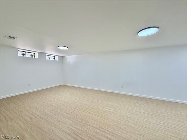 131 Noran Circle, Bedford, OH 44146