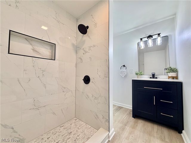 131 Noran Circle, Bedford, OH 44146