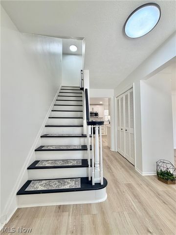 131 Noran Circle, Bedford, OH 44146