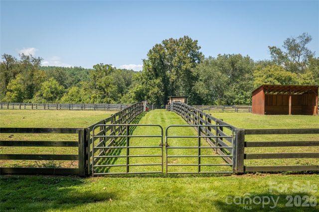 1288 Johns Ridge Parkway 245, Lenoir, NC 28645