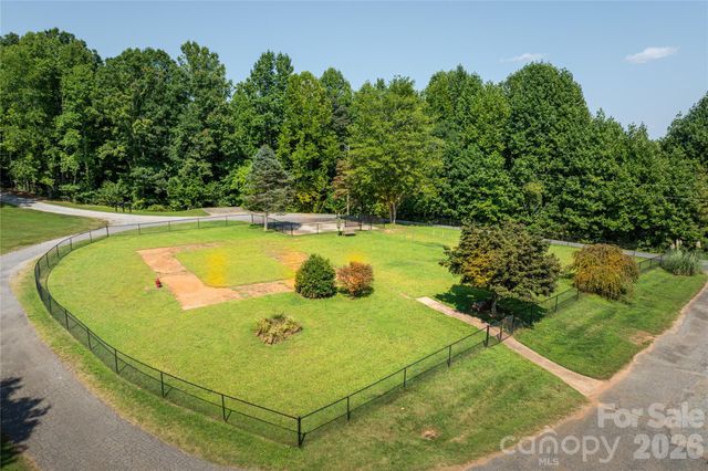 1288 Johns Ridge Parkway 245, Lenoir, NC 28645