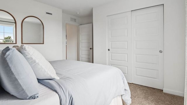 10046 Edgebrook Lane, Huntley, IL 60142