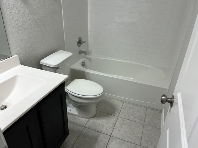 804 Peaceful Brook Drive, Fort Worth, TX 76140