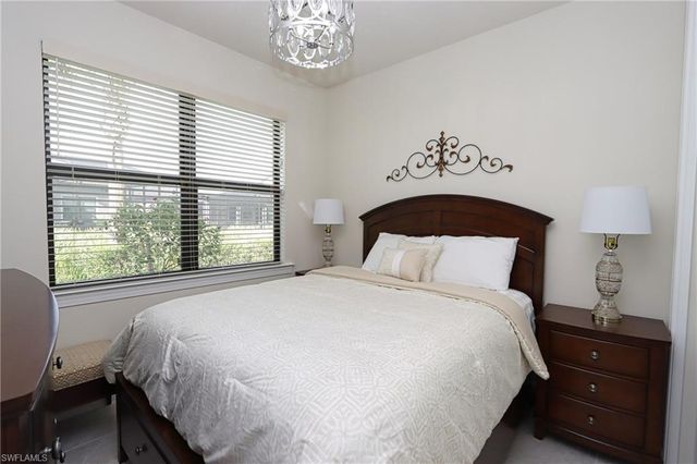 9842 Everglades DR, Naples, FL 34120