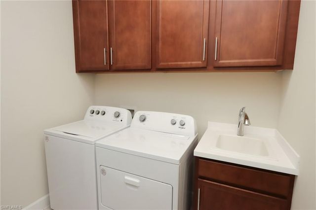 9842 Everglades DR, Naples, FL 34120