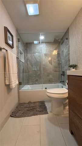 400 SE 10th Street 112, Deerfield Beach, FL 33441