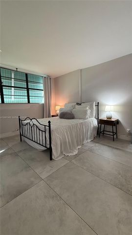 400 SE 10th Street 112, Deerfield Beach, FL 33441